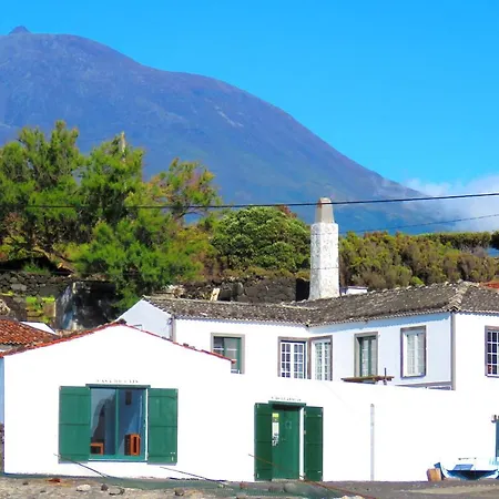Casa Do Cais * Monte (Azores)