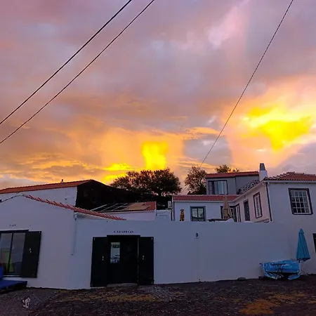 Casa Do Cais * Monte (Azores)