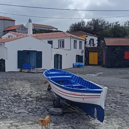 Casa Do Cais * Monte (Azores)
