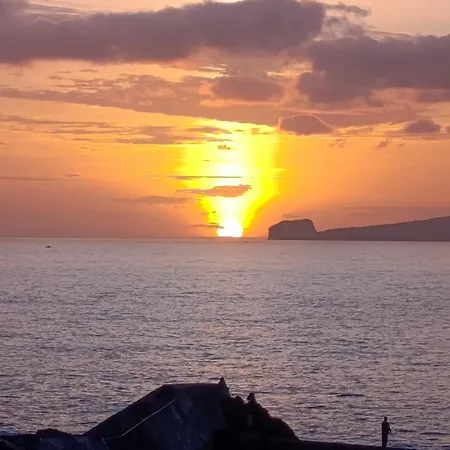 Casa Do Cais * Monte (Azores)
